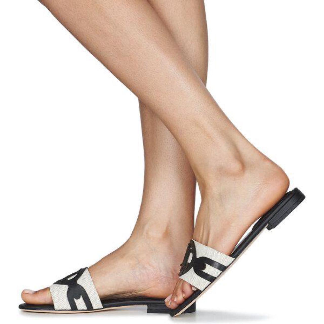CAMREY Black White Flat