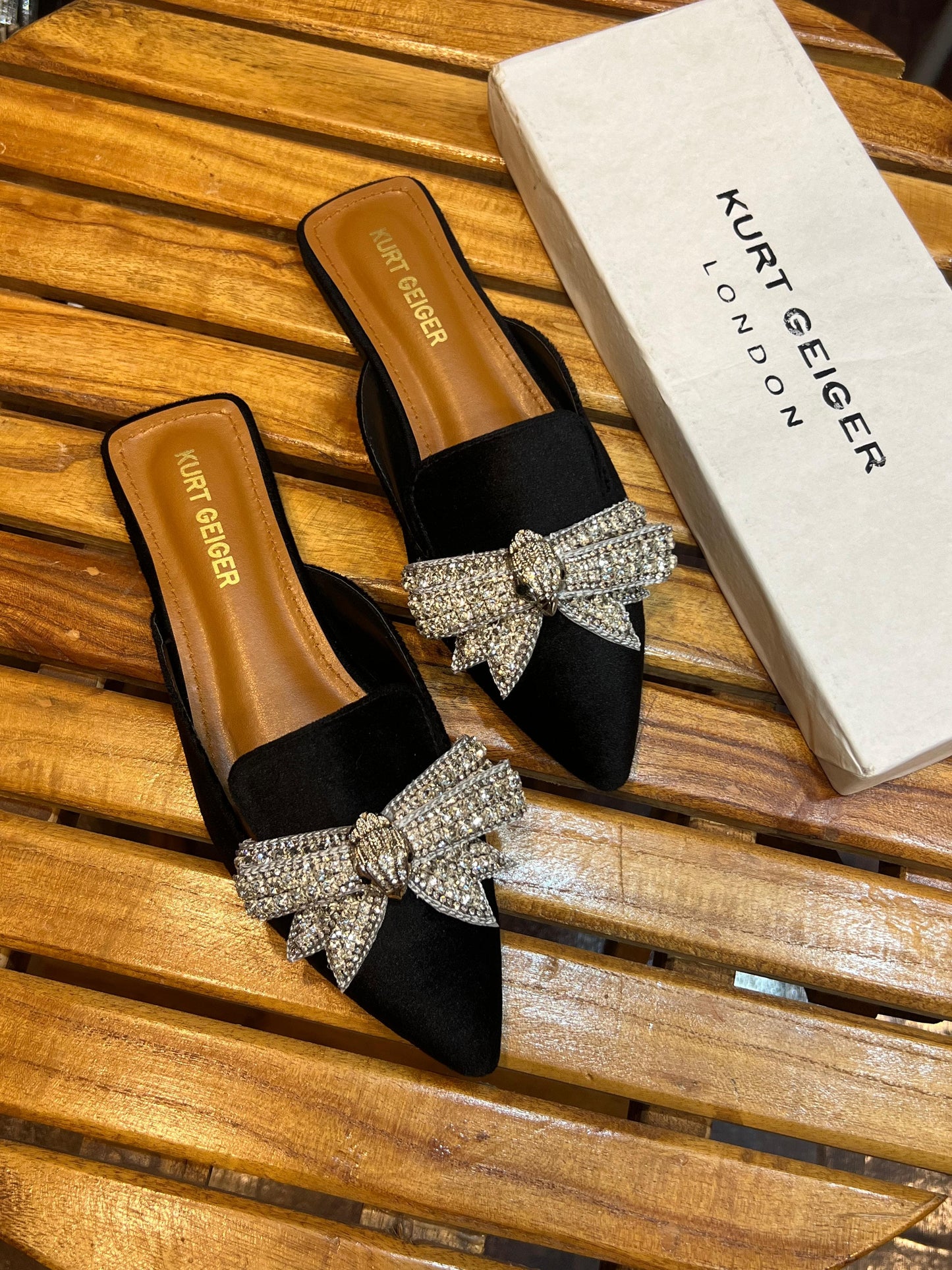 KG EMBROIDERY BOW FLAT