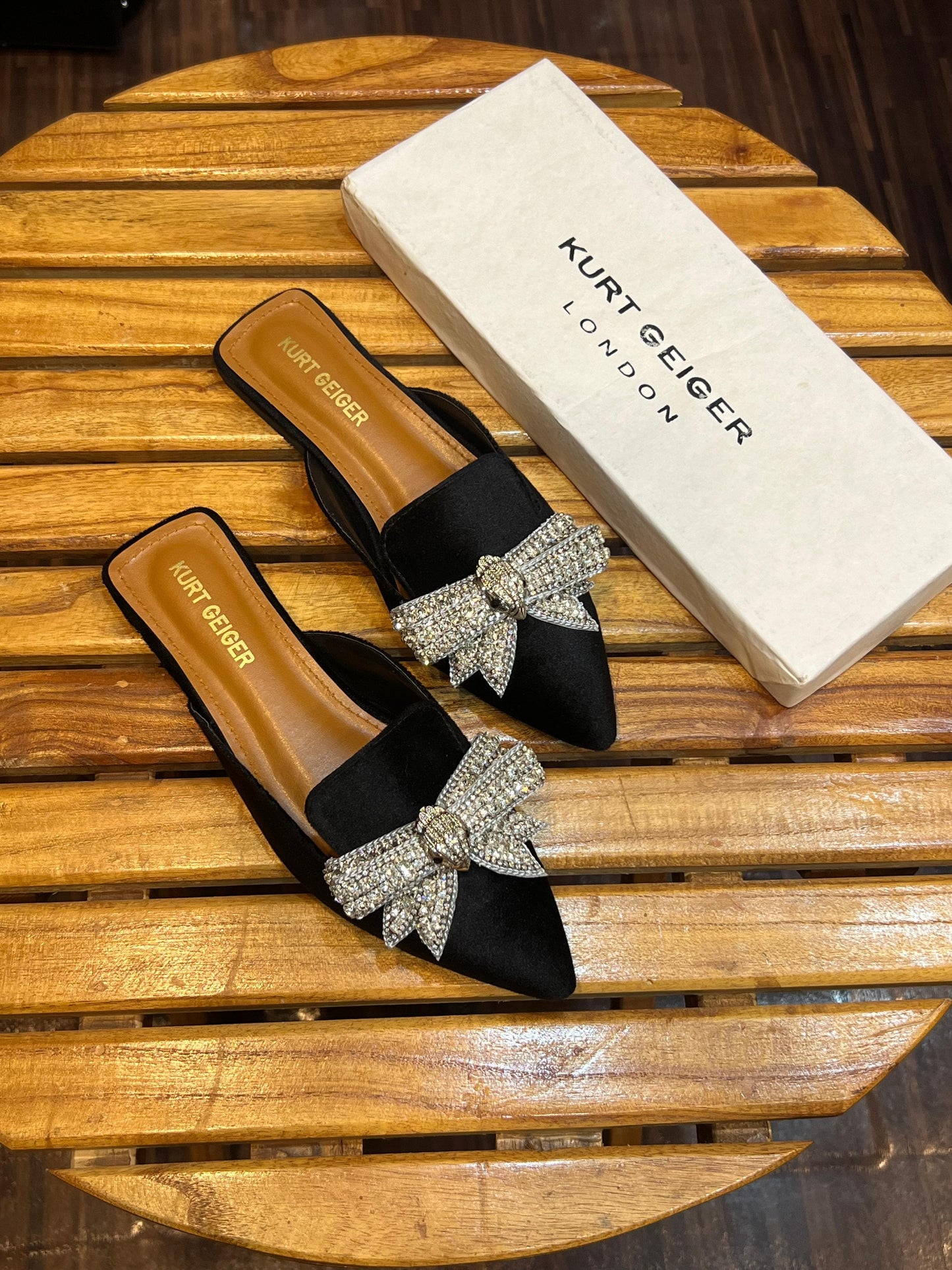 KG EMBROIDERY BOW FLAT