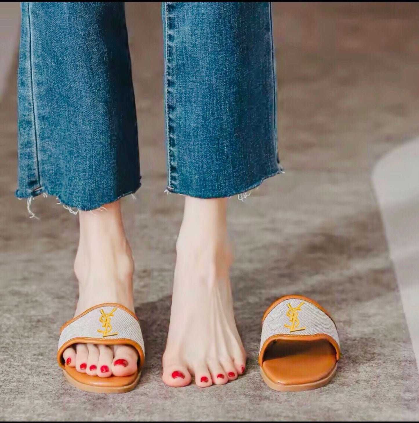 CHIC Flats in 2 amazing colors