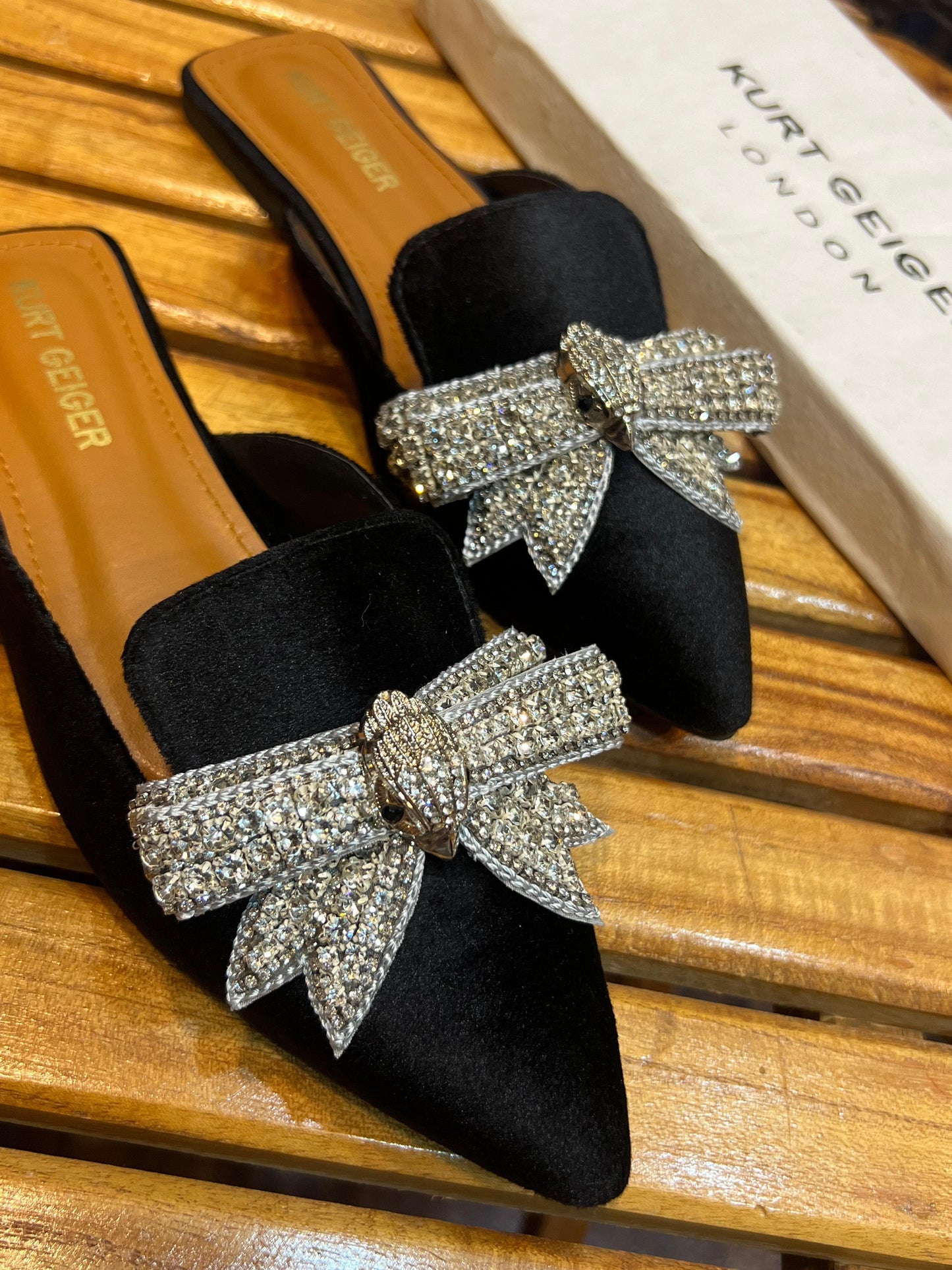 KG EMBROIDERY BOW FLAT