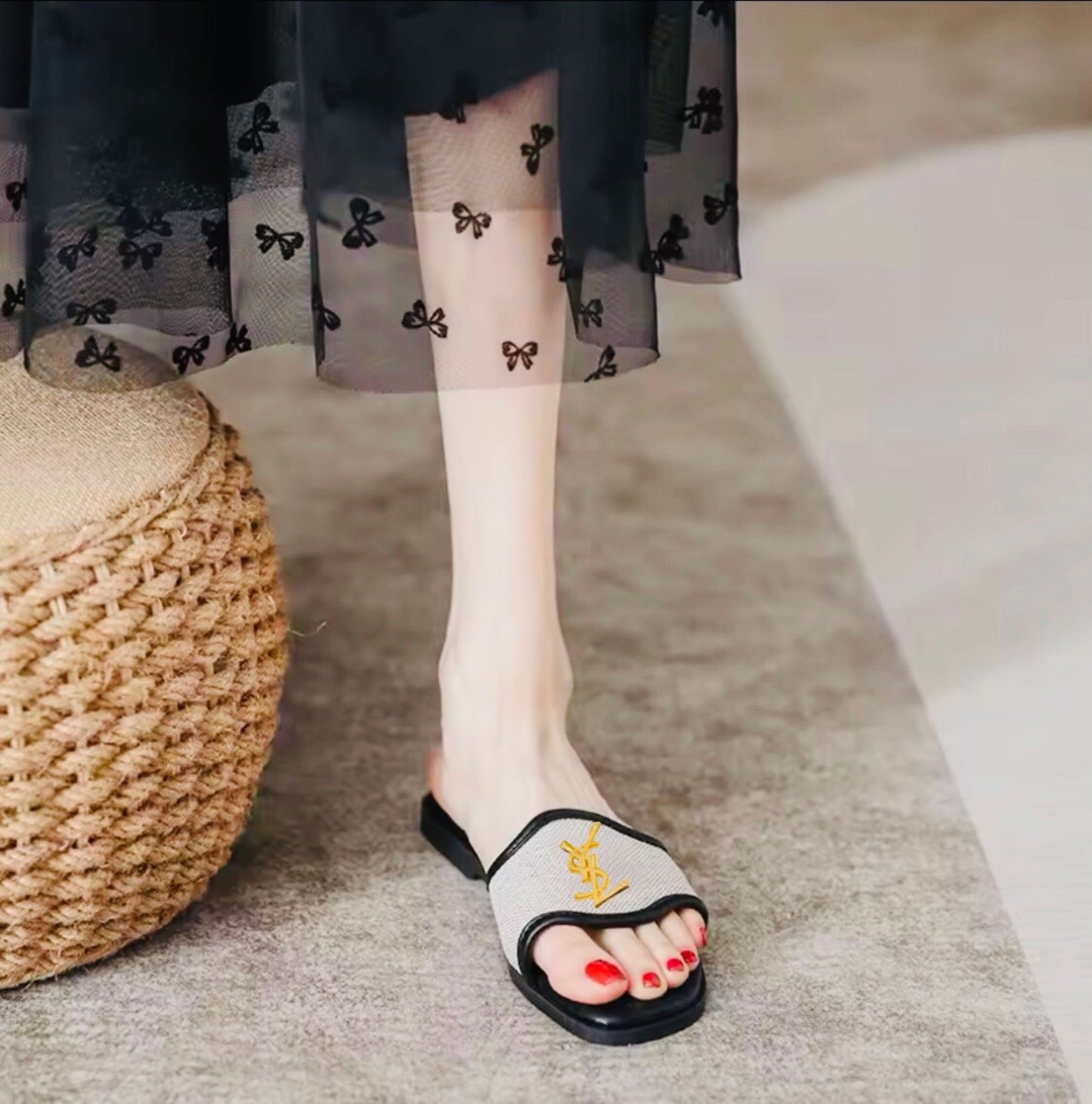 CHIC Flats in 2 amazing colors