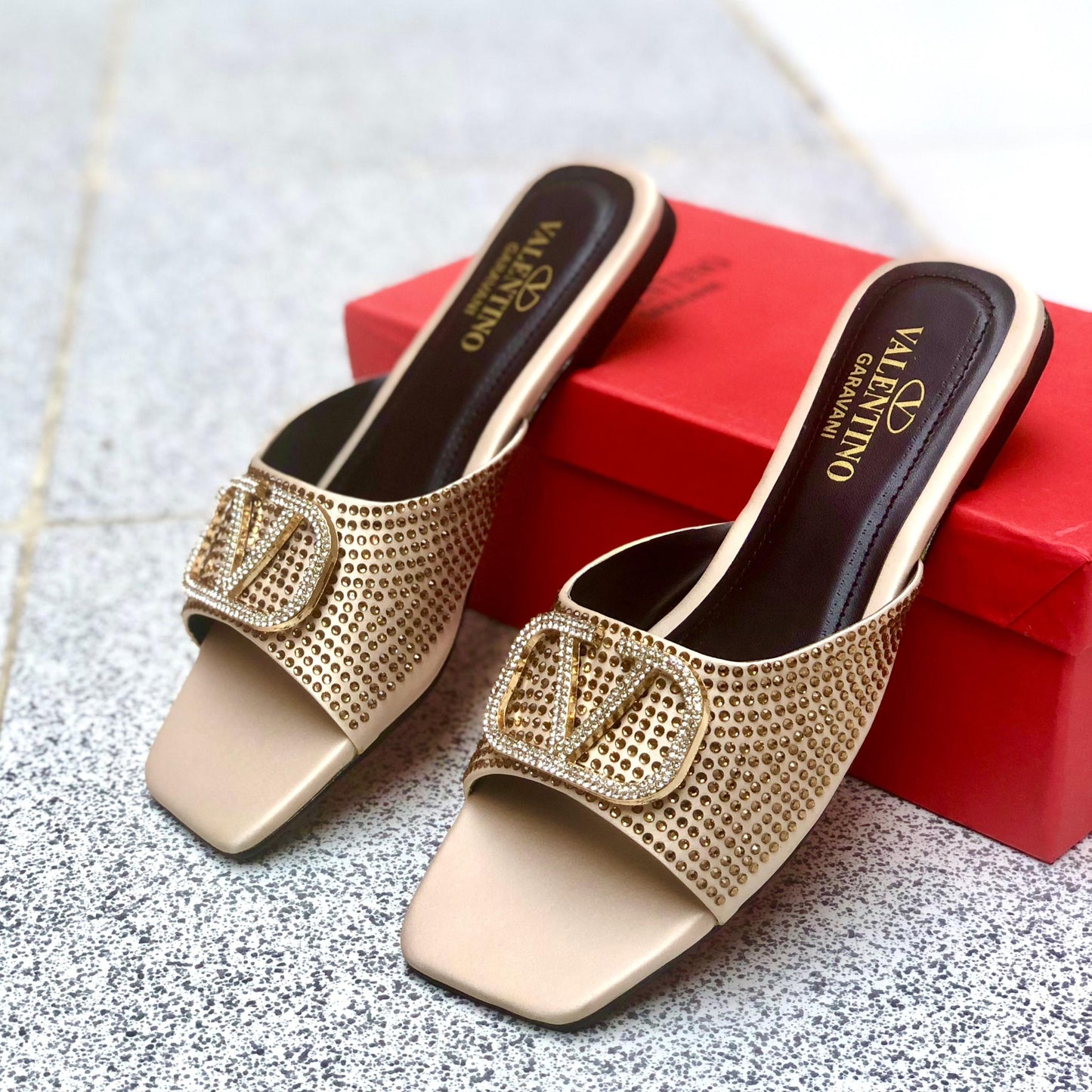 V STONE FLATS