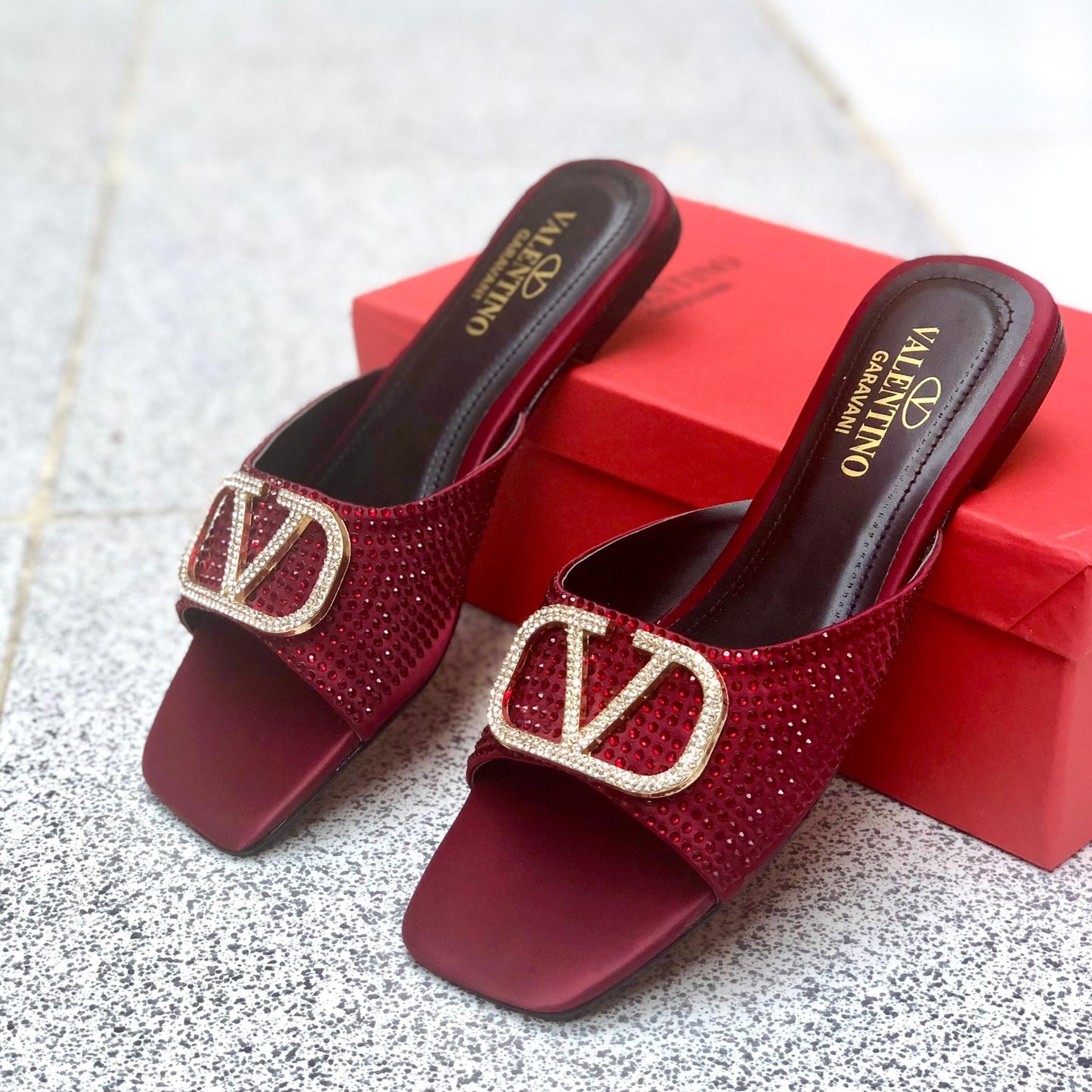 V STONE FLATS