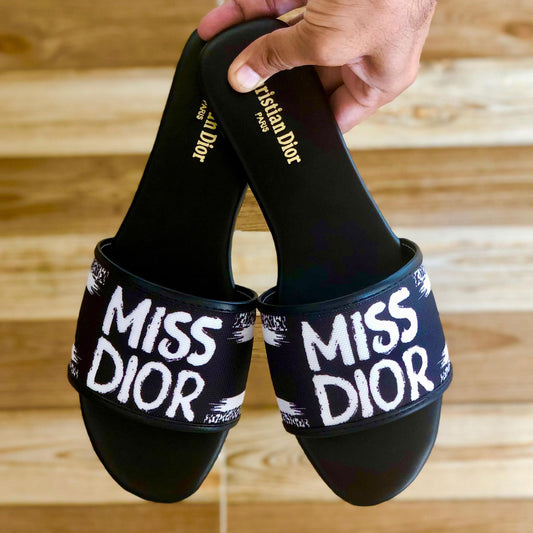 Miss D Flat black