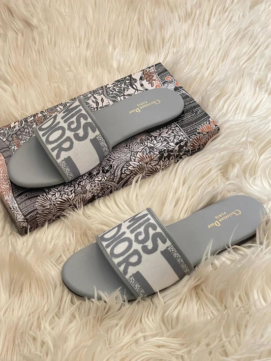 Miss D Flat Grey