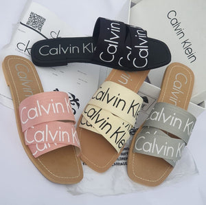 CK In 4 Amazing Colours Flat