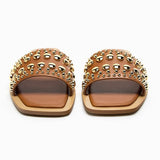 STUD BROWN Flat