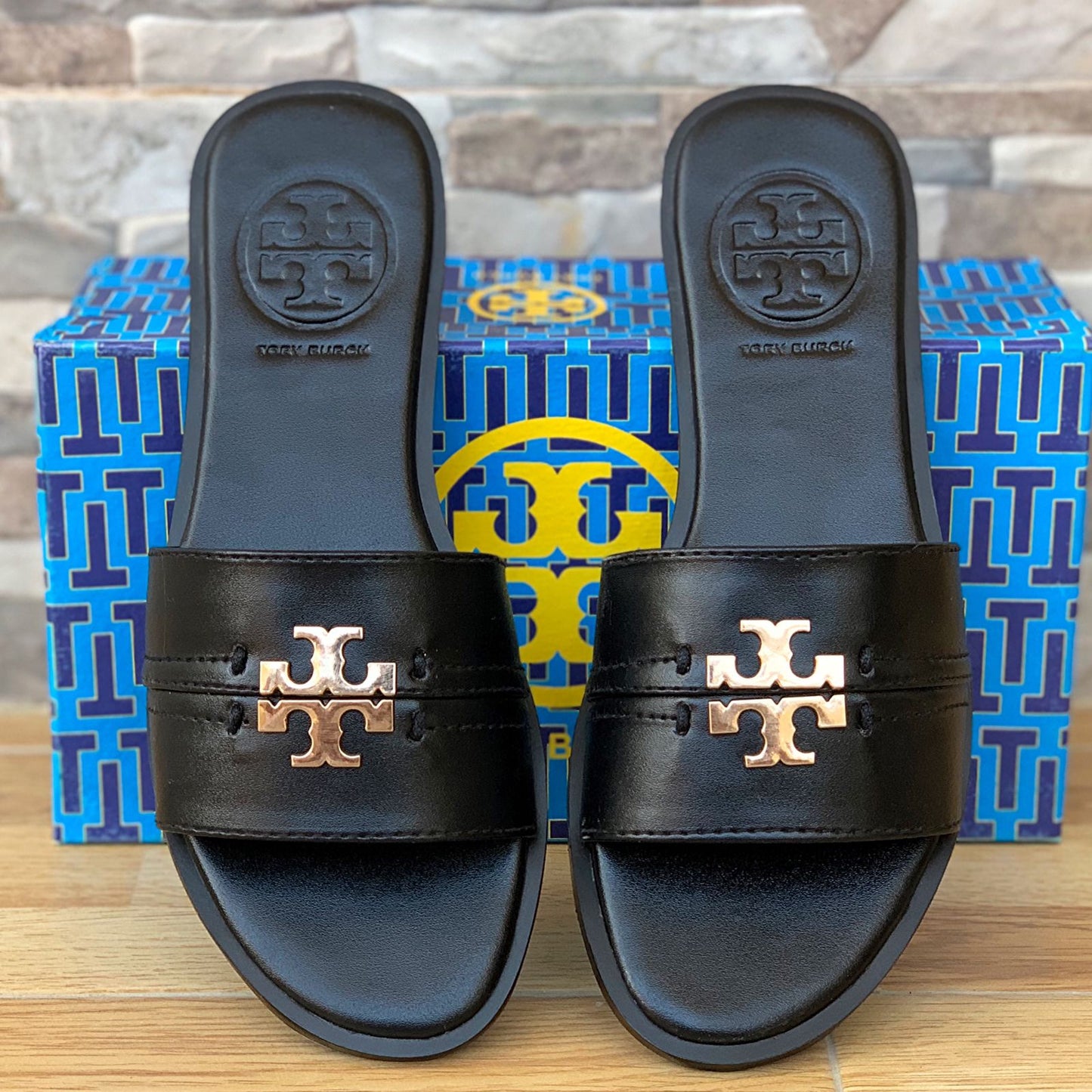 BLITZ ALL BLACK Flat