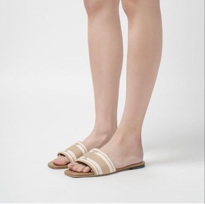 MOCO BEIGE FLAT